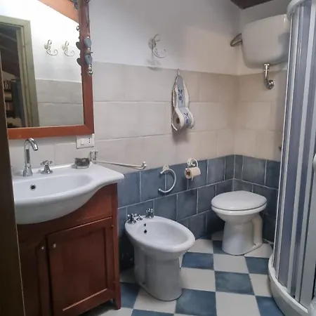 Di Luisa Ledda Guest house Ales